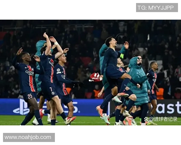 英超焦点战曼城与巴黎圣日耳曼战平乌龙球瞬间引发全场热议